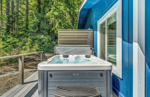 Hoodsport House | The Pearl - Lake Cushman Home