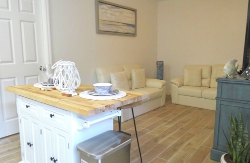Westchase Apartment | The Pelican Cove - Guest House