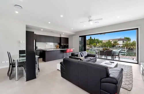 Gold Coast Apartment | The Peninsula at Hope Island
