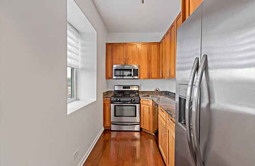 North Kenwood Apartment | The Penthouse, Lux stay near Downtown, UofC & Lake