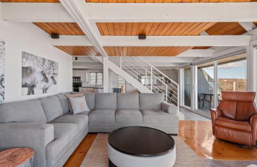 Beaupre Ski Chalet | The Perch - Spa & Pool