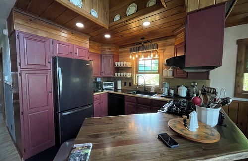Wetmore Cabin | The Perch! upscale cabin Overlooking Town Lake