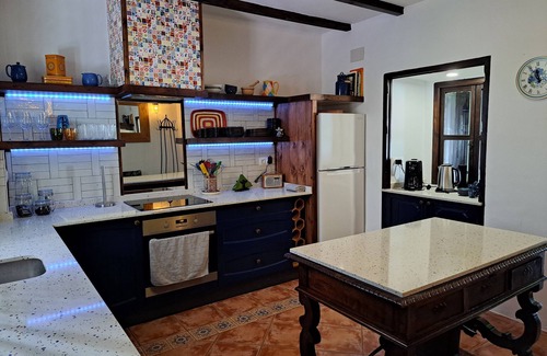 Canillas de Aceituno House | The perfect location for a relaxing and luxurious holiday with family & friends.