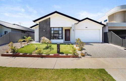 St Leonards House | The Perfect Beach Family Getaway in St Leonards
