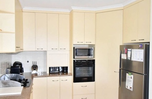 Woodgate House | The Perfect Beachside Holiday Destination!
