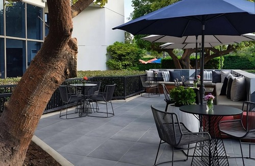 Irvine Business Complex Hotel | The Perfect Fit & Quality Stay! 4 Relaxing Units, w/Pool, Airport Shuttle