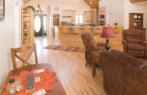 Cody Cabin | The Perfect Get Away - Bull Moose Retreat