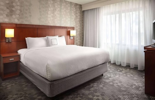 Laguna Hills Resort | The Perfect Getaway! Explore SoCal & Laguna Hills in Style!