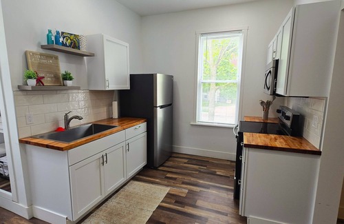 Sandusky Apartment | The Perfect Getaway 2-bedroom apartment in wonderful Sandusky with WiFi, AC