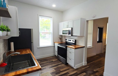 Sandusky Apartment | The Perfect Getaway 2-bedroom apartment in wonderful Sandusky with WiFi, AC