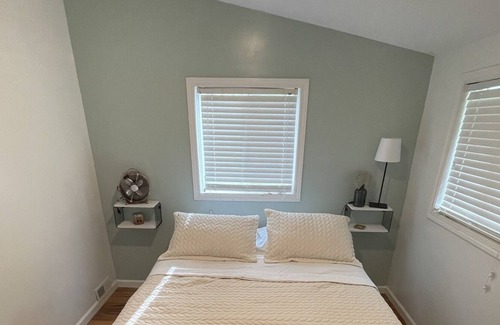 Onsted Cottage | The Perfect Home at Sand Lake
