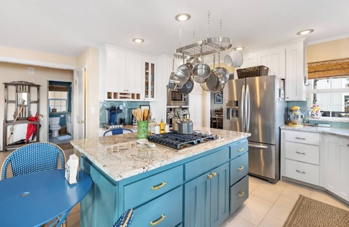 Allyn House | The perfect location for a peaceful getaway on Case Inlet in Puget Sound