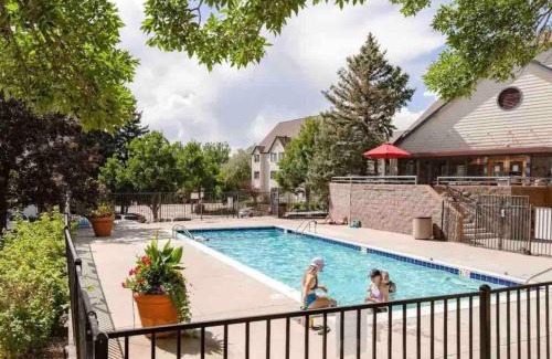 Englewood House | The Petite Stay Studio Retreat Near Dtc Pool