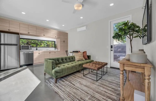 Alhambra House | The Phoenix Sanctuary Guesthouse - Saltwater Pool & Dog Friendly