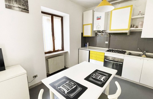 Rione Centro Apartment | The Piazzetta, the center of Biella