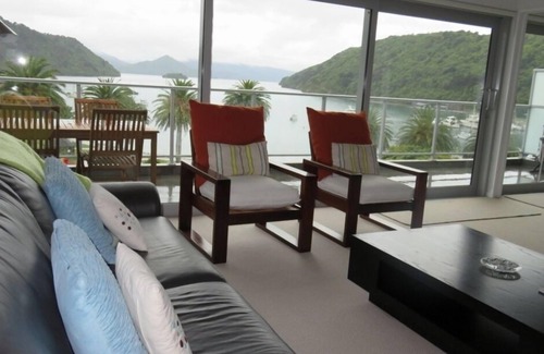 Picton Apartment | The PICK of PICTON - luxury modern apartment.