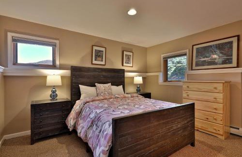 Killington Apartment | The Pico Escape- 3BR 2BA Ski On Ski Off at Pico Mountain, Close to Killington, condo