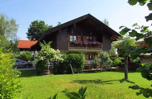 Bad Wiessee Apartment | The picturesque apartment in the heart of Bad Wiessee (94 sqm) up to 5 people