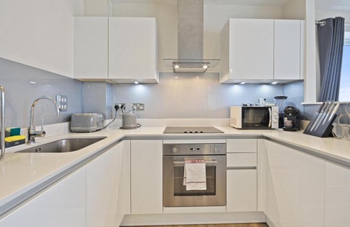 Gillingham Apartment | The Pier Apartment 3 by Kasar Stays
