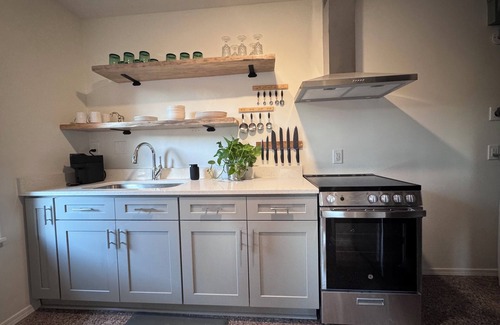 Marlyville - Fontainebleau Condo | The Pines at Pershing Place, Quiet, Safe and Cozy centrally located 1Br Condo