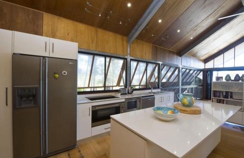 Horseshoe Bay House | The Pines