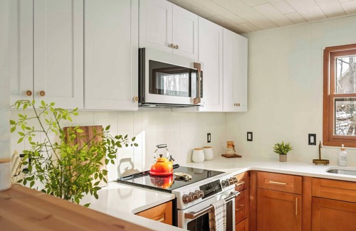 Pocono Lake Cottage | The Pines Cozy Arrowhead Lake Escape With Pools and Outdoor Adventures