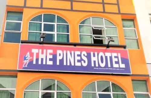 Kampung Raja Hotel | The Pines Hotel
