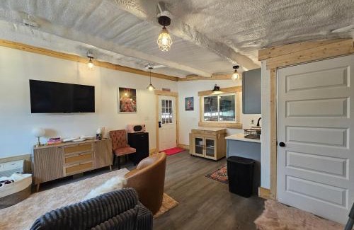 Nephi Apartment | The Pink Hayloft