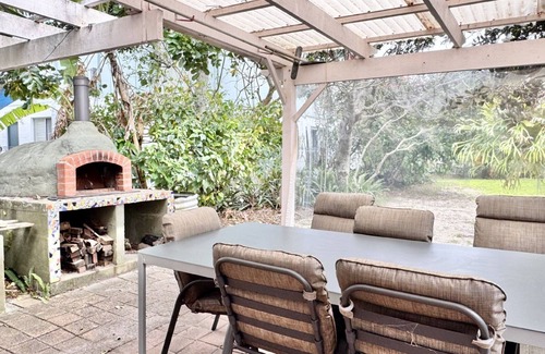 Wooli House | The Pink Place, TOP NOTCH