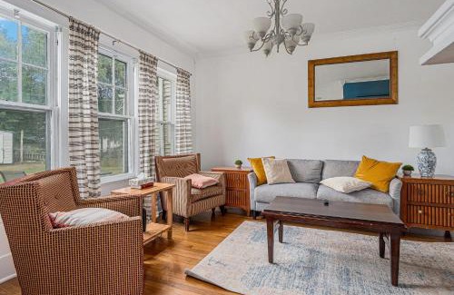 Glen Iris House | The Pinnacle at UAB - Southern Charm - Sleeps 15