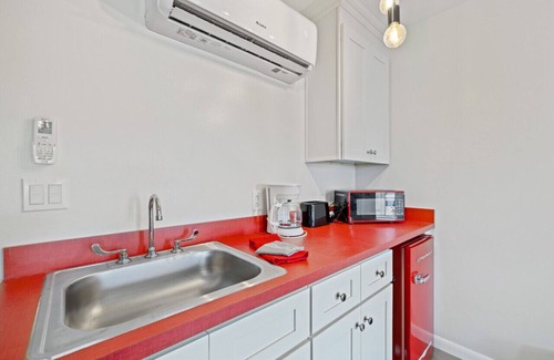 Cedar Key Apartment | The Pirate's Den Above Cedar Key Island Bakery