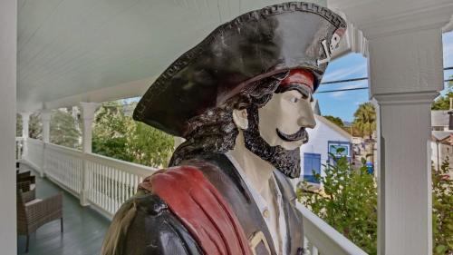 Old Town Apartment | The Pirates Penthouse by Last Key Realty