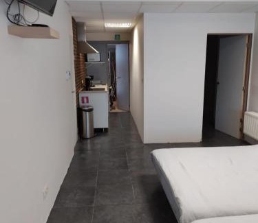 Lommel Hotel | The Place