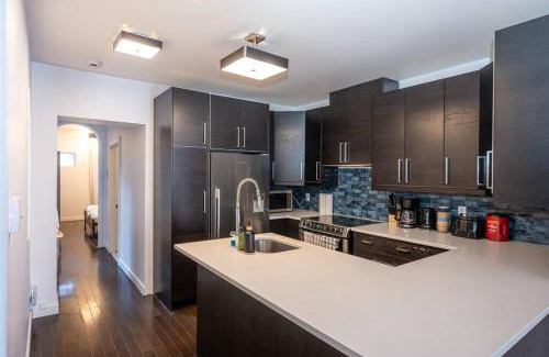 Plateau Mont Royal Apartment | The Plateau Haven - Premium Location