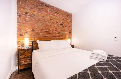 Plateau Mont Royal Apartment | The Plateau Haven - Premium Location