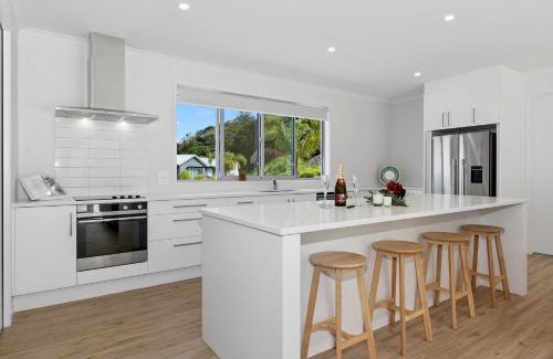Matapouri House | The Platinum Rendezvous - Matapouri Holiday Home