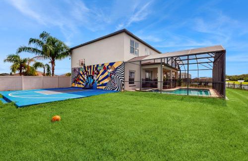 Crescent Lakes House | The Play and Stay House