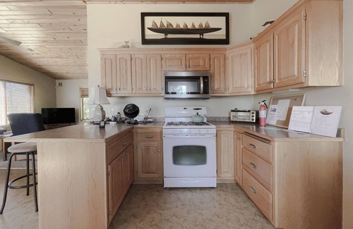 Cass Lake House | The Point- Between 2 shores, sand beach, canoe, cozy, click pic for Fall deals