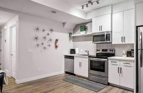 Calgary House | The PolkaDot YYCAirport PrivateEntry SmartTV