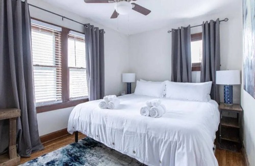 Weinland Park House | The Polonius Mid-Century Townhome near OSU and Victorian Village