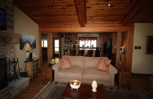 Jefferson Cabin | The Ponderosa Available Labor Day Weekend!