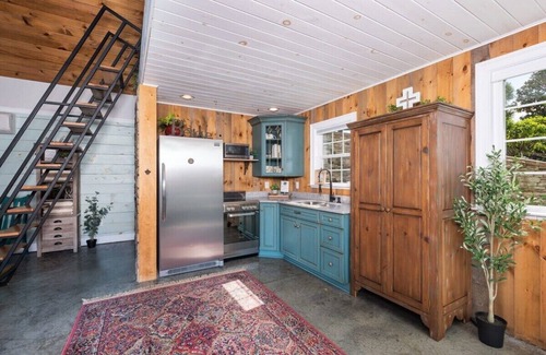 Swoope House | The Pool House: Hot Tub + Pool + 15 mins downtown