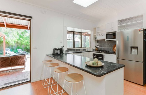 Rosebud House | The Pool House - Pet friendly large 3 bedroom house with private solar heated pool.