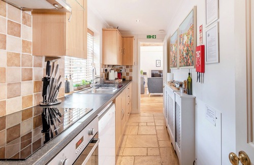 Guildford Cottage | The Pool House - UK49372