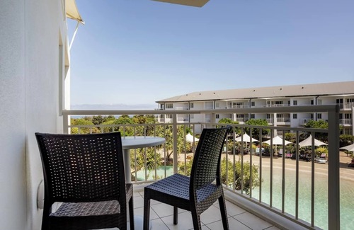 Kingscliff Apartment | The Pool Resort Kingscliff - Studio Pool View (2207) - Holiday Management Co.