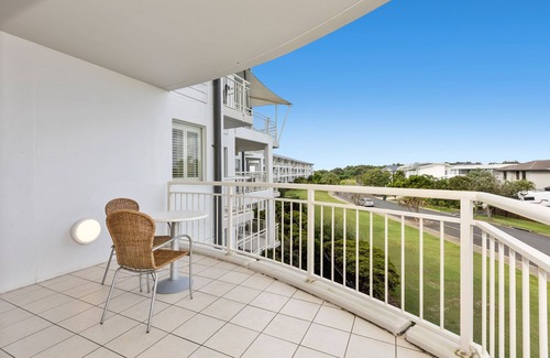 Kingscliff Apartment | The Pool Resort Kingscliff - 1 BR Spa Suite (7220) - Holiday Management Co.
