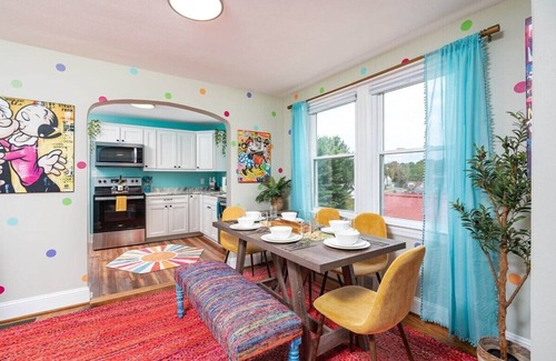 Staunton Apartment | The Pop Inn: Family Destination, Walk Dwntwn