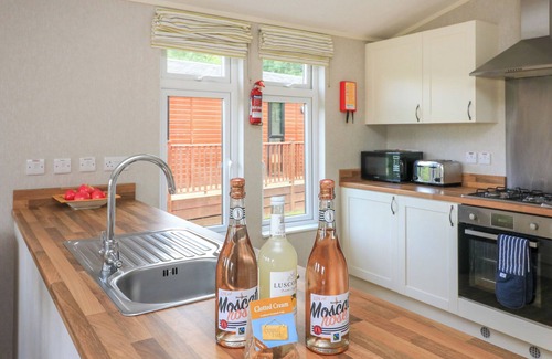 Liverton Cottage | THE POPLARS - 11 POOL VIEW, family friendly, with pool in Chudleigh
