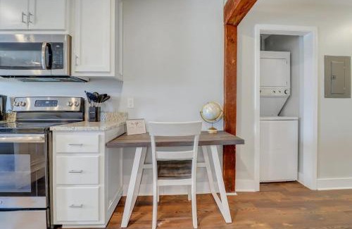Statesboro Apartment | The Post Suite - above Bull & Barrel Close to GSU