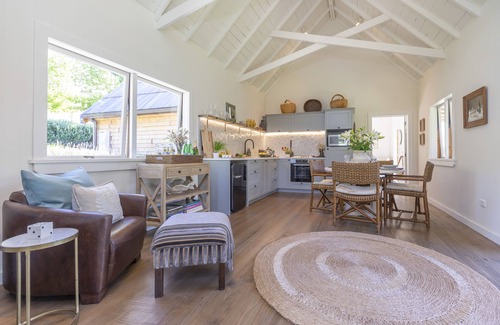 Langs Beach Cottage | The Potting Shed - A secret slice of paradise
